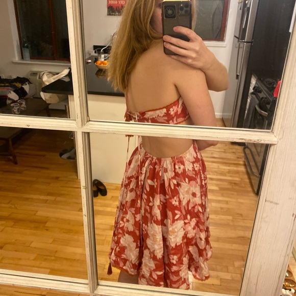 Floral mini cutout dress - Picture 4 of 5